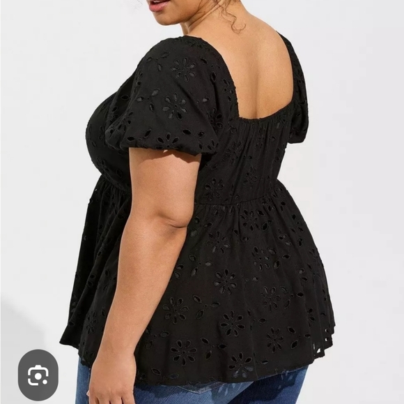 Nwt.Torrid Black Eyelet Top - Picture 2 of 5